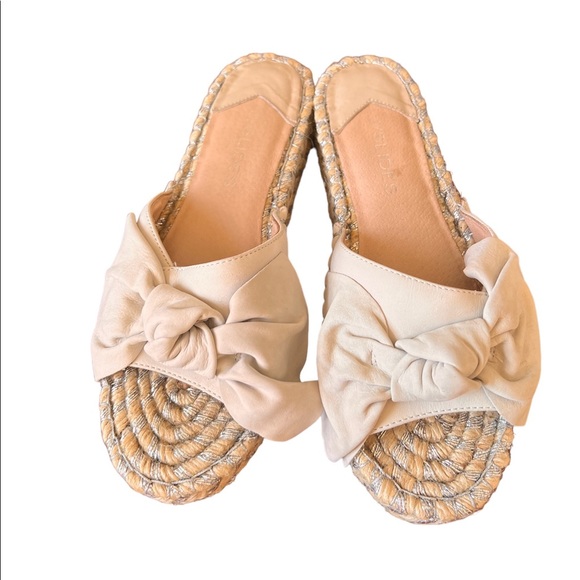 EUC J/Slides White Bow Ritsy Leather Slide - Picture 8 of 9